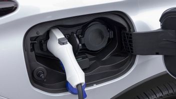 Mitsubishi Develops Cheap EV Charging System, No Additional Devices Needed