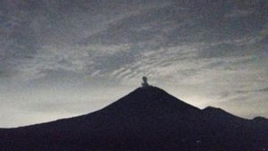 Mount Semeru Erupts Again Tonight, A High Eruption Of 500 Meters