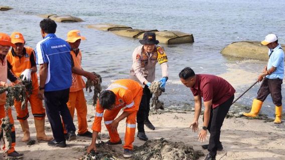 Kepulauan Seribu Police Invite Residents and Tourists to Maintain the Cleanliness of Tourist Areas