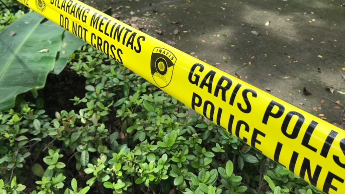 Un homme a été retrouvé mort avec du sang devant la maison d’un résident de Cengkareng