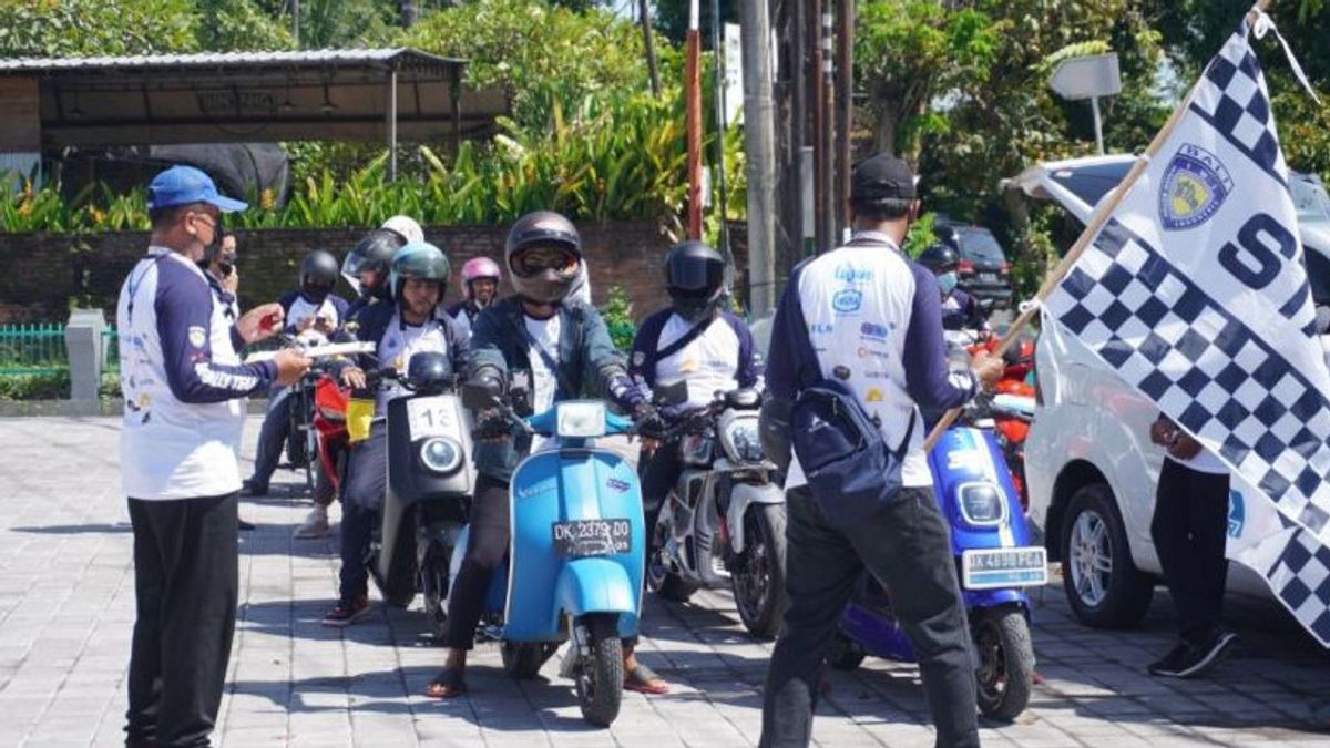 PLN Supports Motorcycle Community To Campaign For Electric Motorcycles To Welcome G20