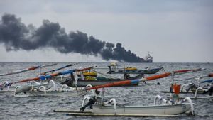 Usai Terbakar, Kapal MT Kristin Bersandar di Pelabuhan PDS Lombok