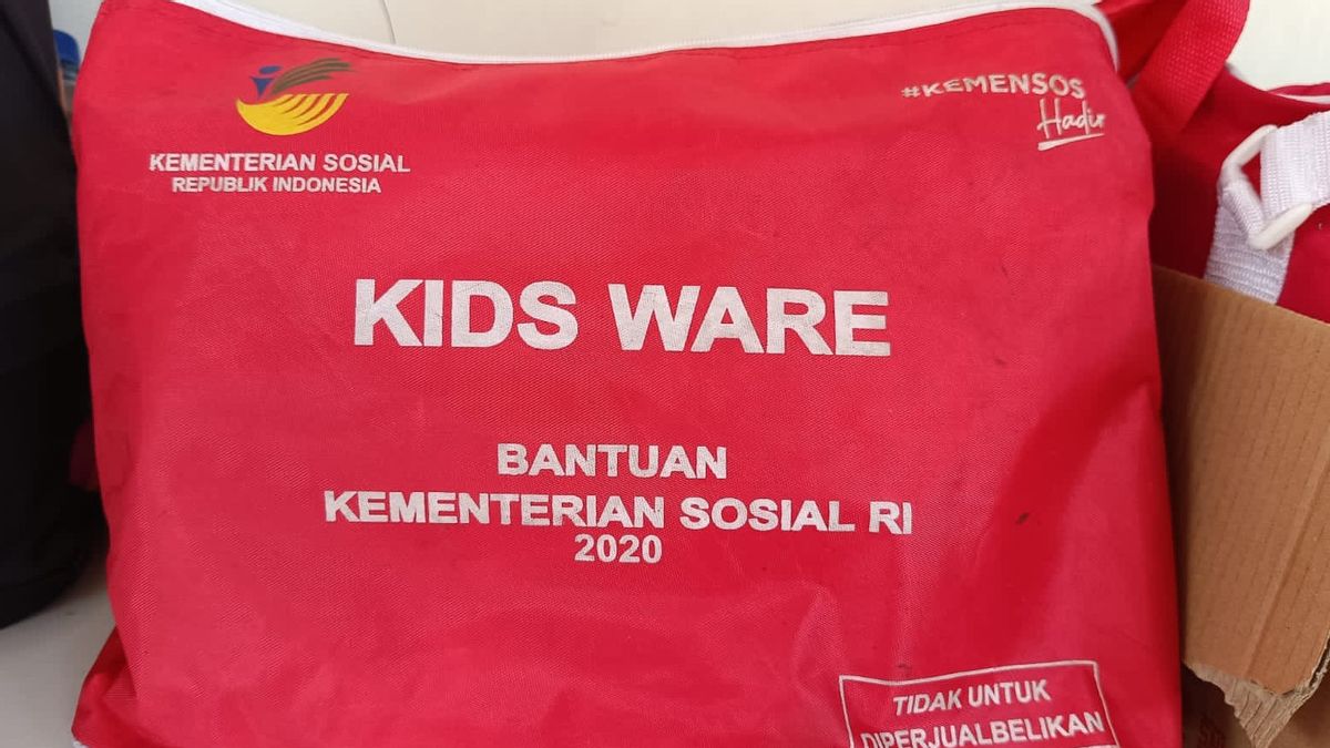 Already Suffering Due To Floods, South Tangerang Residents Get Expired Social Assistance Packages From The Ministry Of Social Affairs