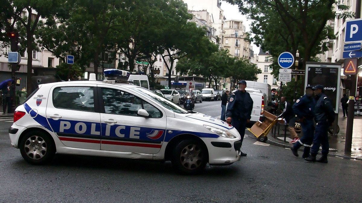 Dua Perampok Bertopeng Gasak 11 Jam Tangan Mewah di Butik Dekat Istana Elysee Paris