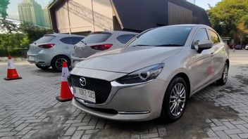 Short Dating With Mazda2 Sedan: Offers Precision Driving With Elegant Design