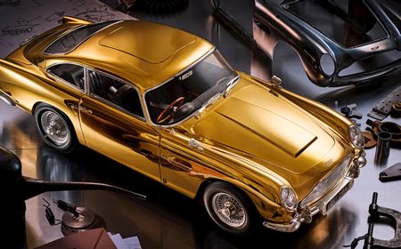 Aston Martin Kolaborasi Rilis DB5 Berlapis Emas 24 Karat Peringati 60 Tahun Film James Bond