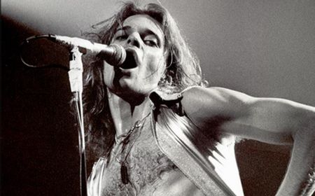 David Lee Roth Rilis Versi Baru Lagu Van Halen, Unchained