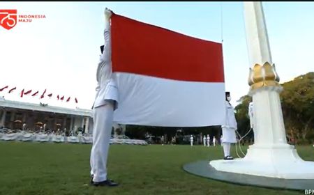 Tim Merauke Sukses Turunkan Sang Merah Putih di Istana