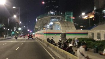 The Transjakarta Bus Stop For The HI Roundabout Is Suspected Of Being A Langgar Procedure, JJ Rizal: Becomes Anies' Black Note Of Leadership In Jakarta