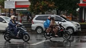Cuaca Basah Awal Pekan, Sejumlah Daerah Waspada Petir dan Genangan Banjir