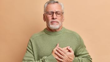 Penyebab Dada Terasa Nyeri yang Tak Selalu Berhubungan dengan Penyakit Jantung