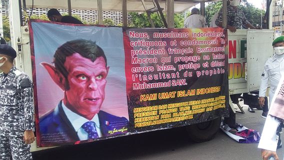 Aksi Bela Nabi 211, Jubir PA 212 ke Presiden Macron: <i>We are Here to Destroy You</i>