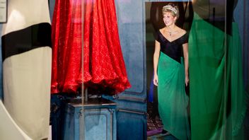 記録、ダイアナ・ラク王女の故ナイトドレスは169億ルピアで販売されました