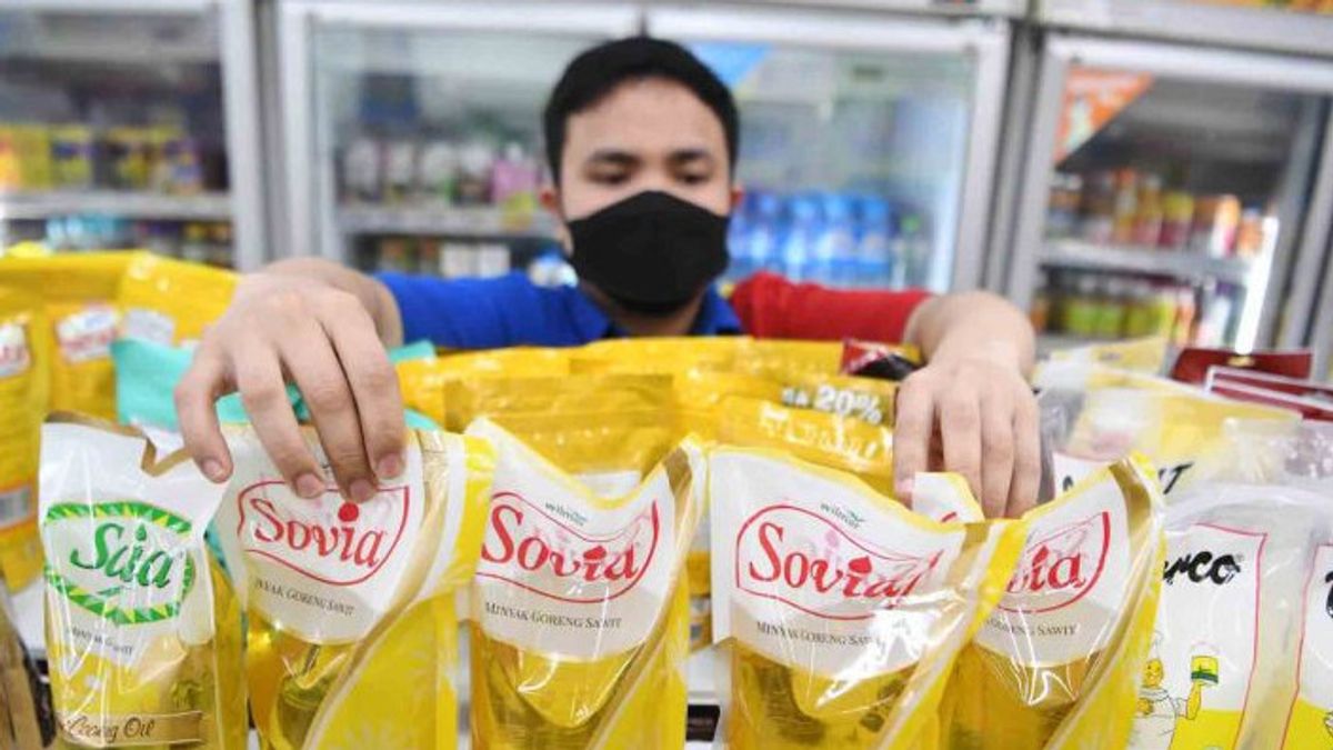 To Prevent Panic Buying, Anies Baswedan's Office Asks The Government To Ensure The Distribution Of Cooking Oil