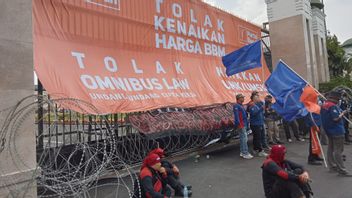 3 Tuntutan Demo Buruh Depan DPR, Tolak Kenaikan BBM Hingga Minta UMK Naik 10 Persen 