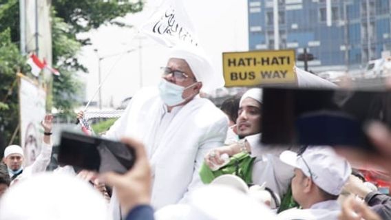  Sidang Dimulai, Rizieq Shihab Keluhkan Suara Putus-putus dan Menggema