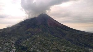 Gunung Merapi Muntahkan 148 Guguran Lava Sepekan Terakhir