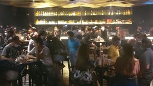 Kafe Beroperasi Lewat Pukul 22.00 di Malam Tahun Baru, Polda Metro Terapkan Sanksi <i>Police Line</i> dan Cabut Izin Usaha