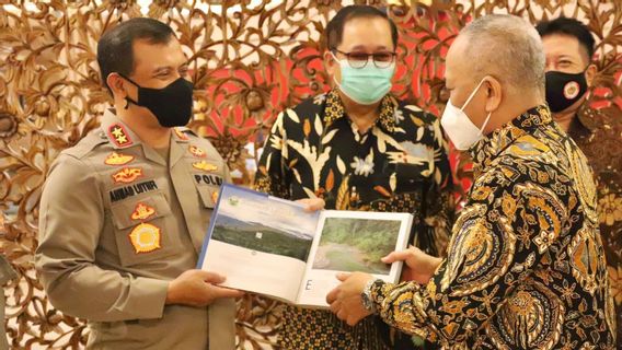 Central Java Police Chief Receives Award For Enforcement Of Wildlife Law