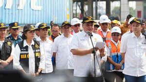 تأكد من تدفق البضائع إلى الوطن بسلاسة ، تطلب Airlangga من الوكالات في ميناء Tanjung Priok العمل على مدار 24 ساعة