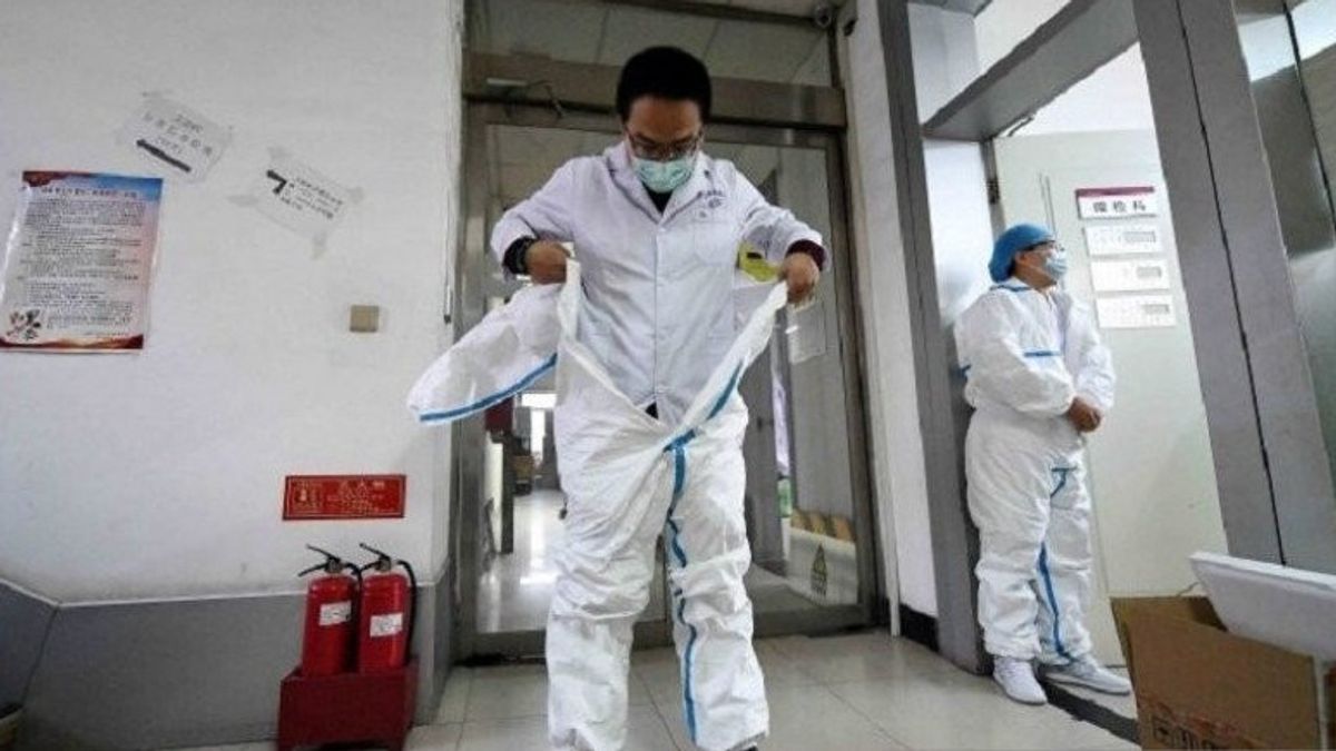 New Cases Of COVID-19 In China Rise, Health Commission: It's Coming From Abroad