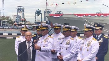 Al Sow Al fabrique un sous-marin armé d'armes à torpéo