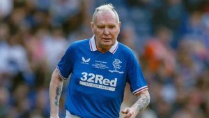 Legenda Inggris Paul Gascoigne Ditemukan Tak Sadarkan Diri di Rumah, Dilarikan ke ICU!