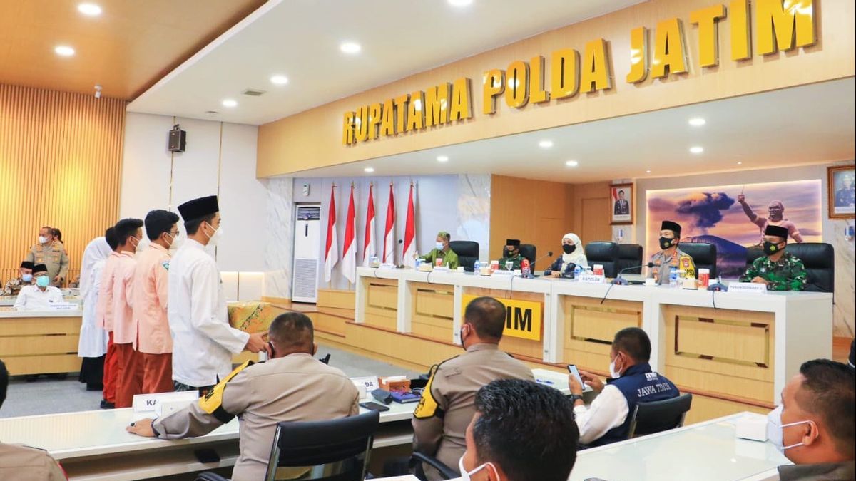 防止COVID-19，东爪哇地区领导人协调论坛宣布蒙面桑特里运动