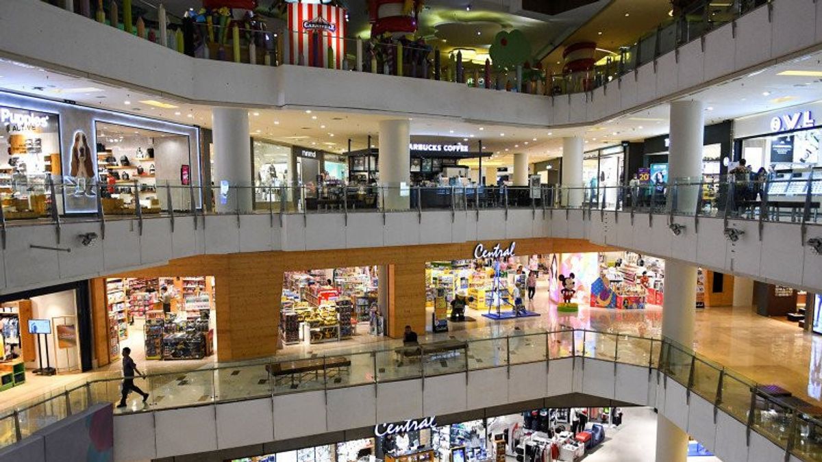 巴厘岛仍然是 4 级， 购物中心将开放与限制
