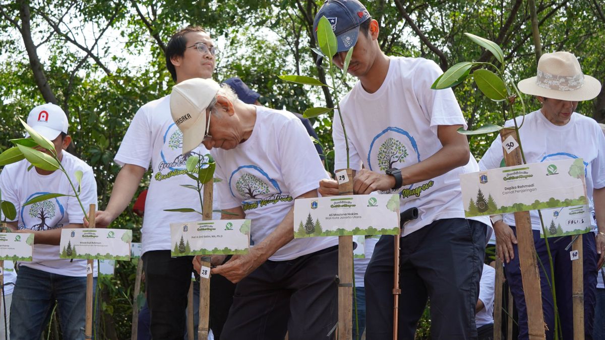 Overcoming Jakarta's Air Carbon Pollution, Gobel Group Intensifies Tree Planting Action With Emil Salim Institute And Muara Angke's Mangrove Community