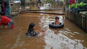 Sudah 2 Hari, Banjir di Sanggau Kalbar Masih Rendam Permukiman Warga